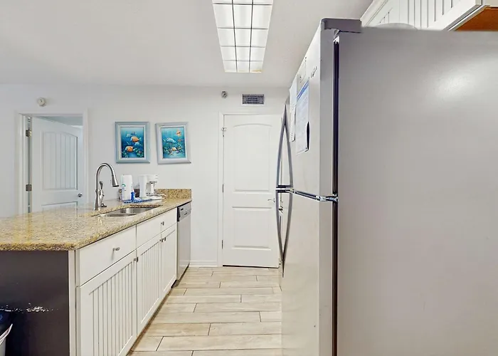Beachfront With Private Balcony Shared Pool And Hot Tub *