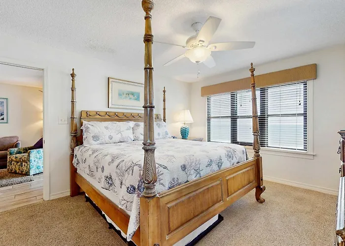 Beachfront With Private Balcony Shared Pool And Hot Tub Holiday home