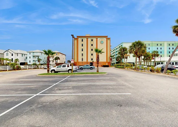 Beachfront With Private Balcony Shared Pool And Hot Tub Holiday home *